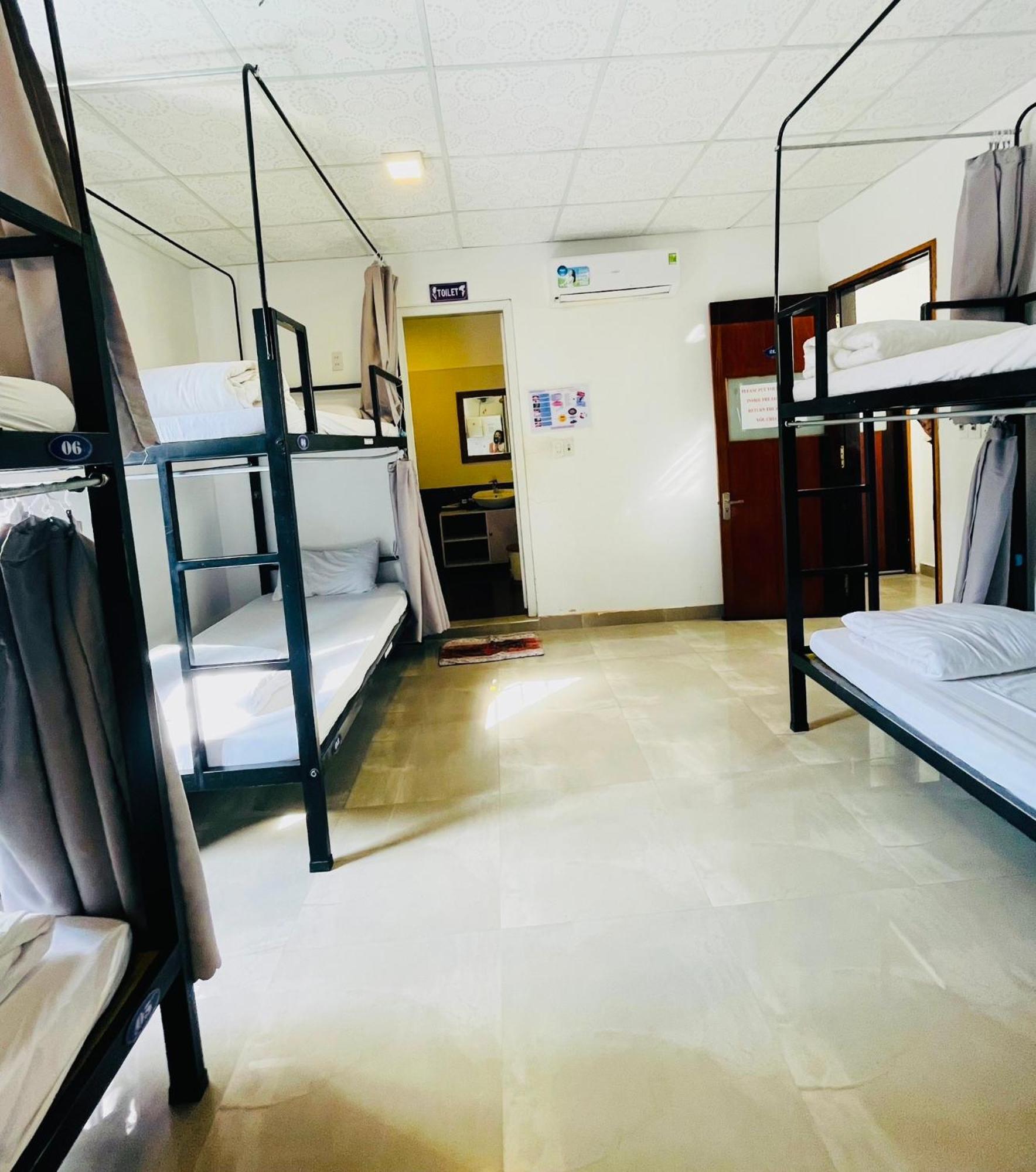 Shark Homestay Hue Bagian luar foto