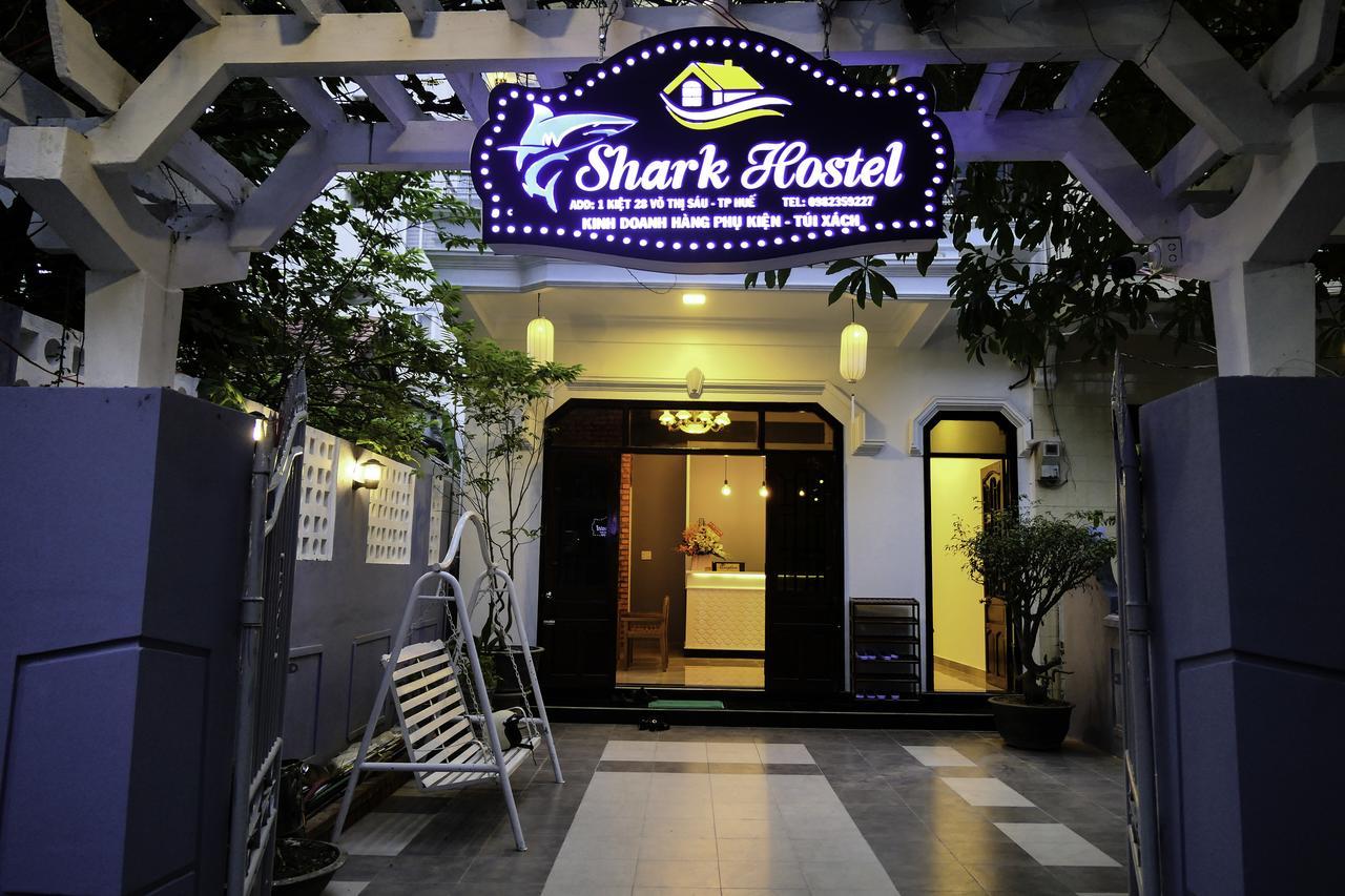 Shark Homestay Hue Bagian luar foto