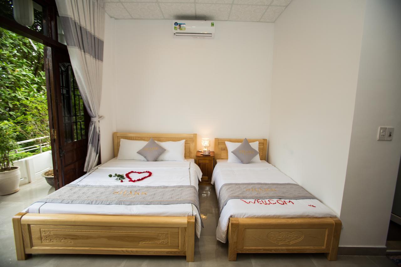 Shark Homestay Hue Bagian luar foto