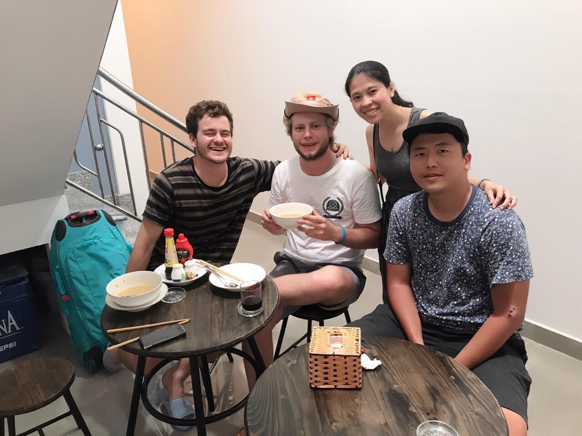 Shark Homestay Hue Bagian luar foto