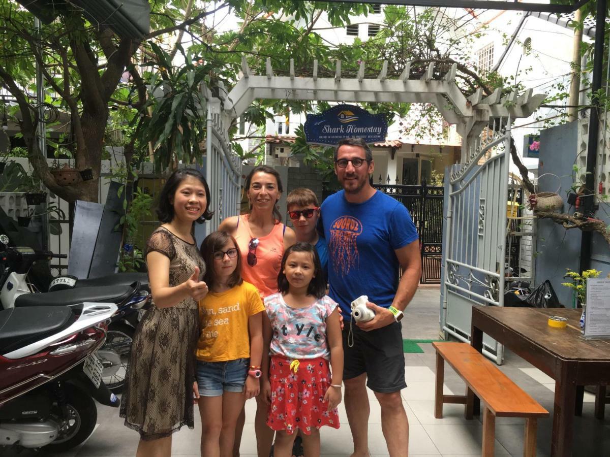 Shark Homestay Hue Bagian luar foto