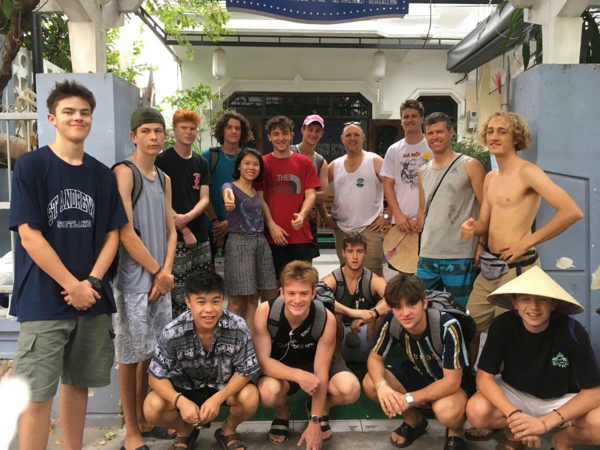 Shark Homestay Hue Bagian luar foto