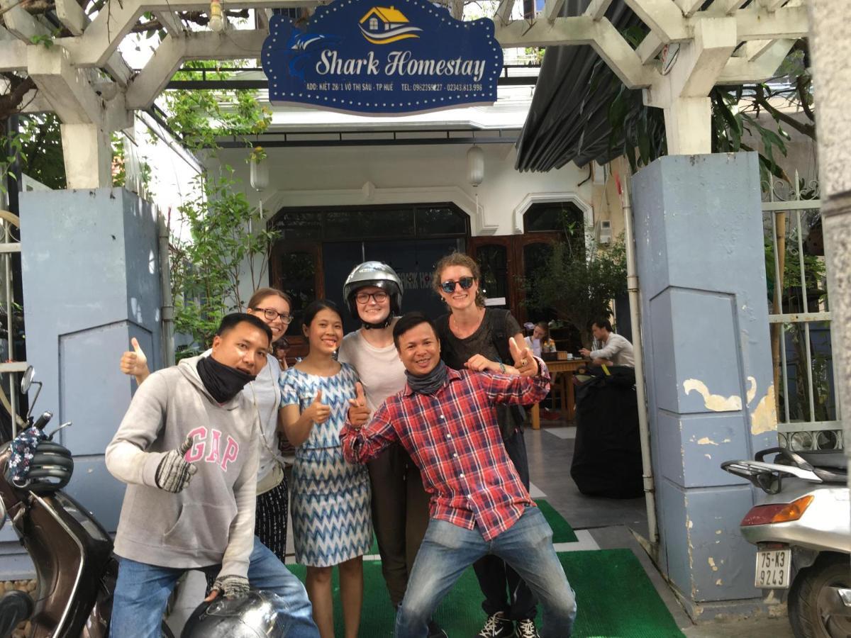Shark Homestay Hue Bagian luar foto