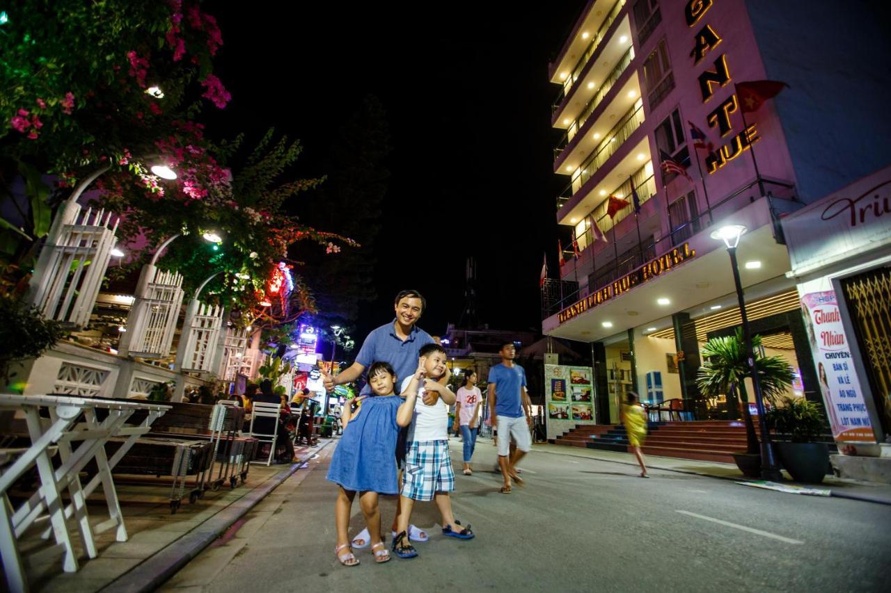 Shark Homestay Hue Bagian luar foto